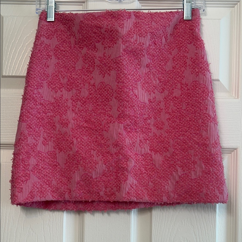 Elegant Pink Textured Mini Skirt